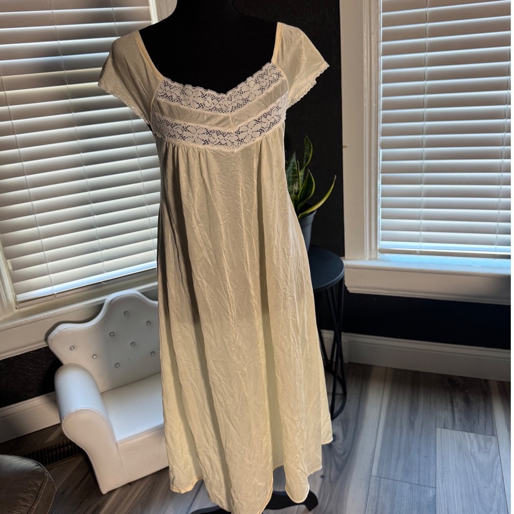 Vintage Cream Lace Trim Nightgown Short Sleeve Midi Sleepwear Cream L
